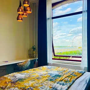  Apartment Riverview In Historical Heart Of